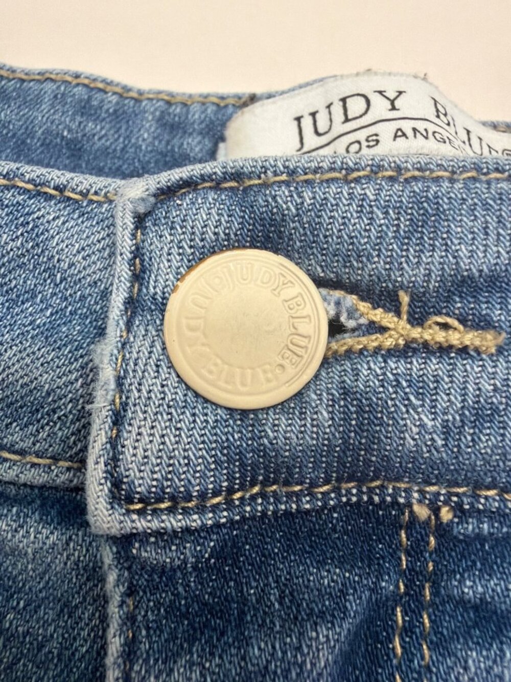 Judy Blue Cuffed Jean Shorts 3" Inseam Size L Casual Summer Comfort - Picture 4 of 8